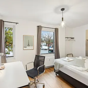 Apartment Apartment Kranich Mit 3 Zimmern, Top Infrastrukturlage Hh Langenhorn, Naehe Airport, Boxspringbetten Und Arbeitsplaetzen Mit Glasfaser Wlan Hamburg